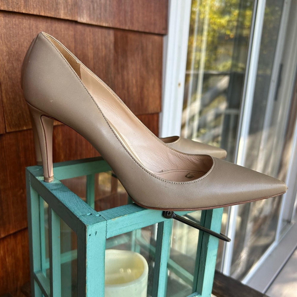 Elegant Tan Women's Pumps